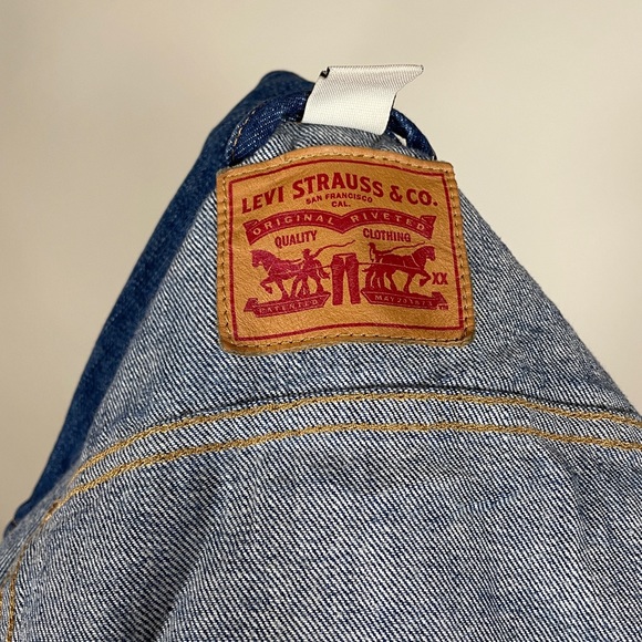 Levi’s Denim Jacket - Picture 5 of 5